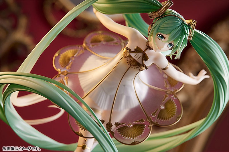 Hatsune Miku Symphony 5th Anniversary Ver. 1/1 Figure | J-List