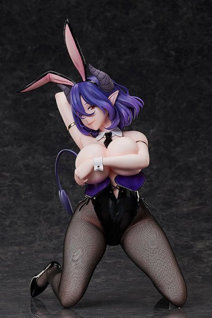 Vermeil 1/4 Figure Bunny Ver. -- Vermeil in Gold