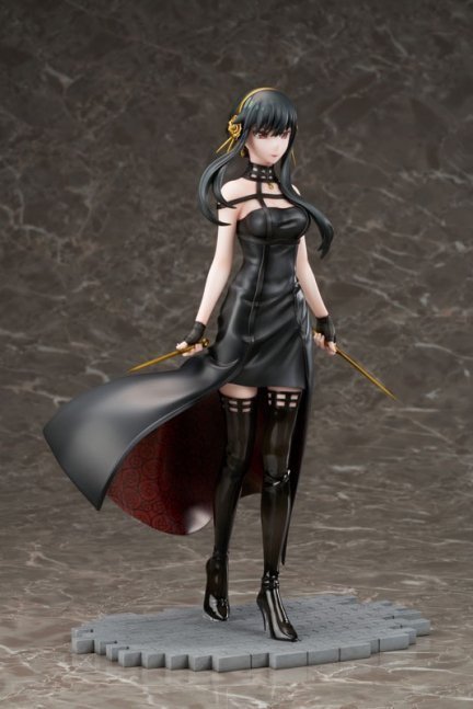 Yor Forger 1/7 Figure -- Spy x Family