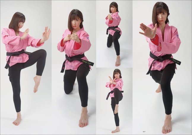 Cosplay Fighting Pose Collection - Strong & Cute Girl Lee Lyn