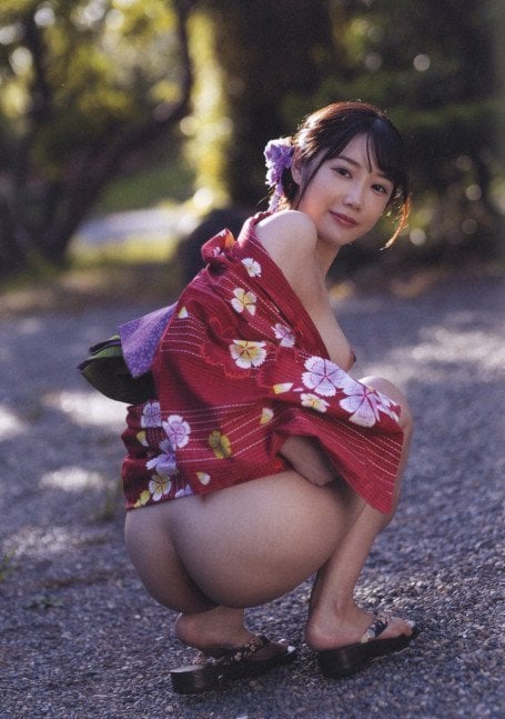 Natsujimai (End of Summer) -- Koharu Shiina Photo Book