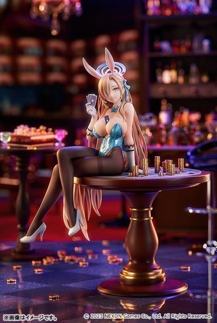 Asuna Ichinose 1/7 Figure Bunny Girl)Game Playing Ver. -- Blue Archive