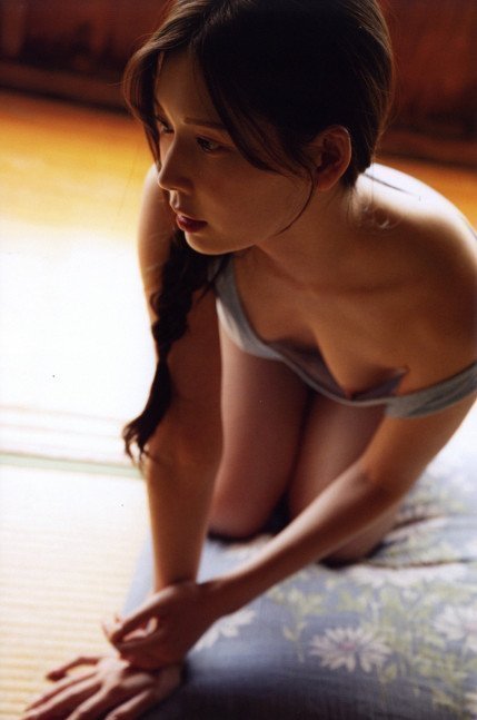 HEART BEAT -- Tsumugi Akari Photo Book