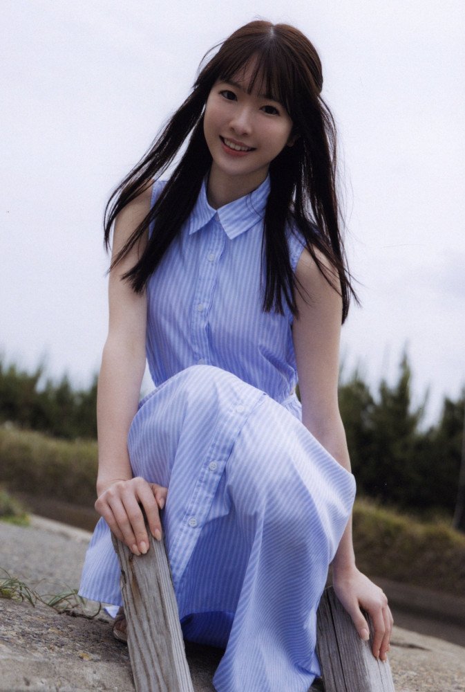 Blooming -- Emika Shirakami Photo Book