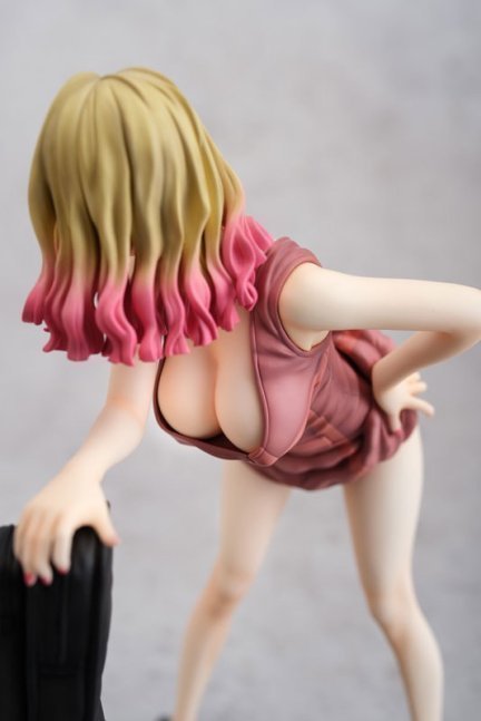 Guitar Girl 1/6 Figure Designed by Benkyo Tamaoki