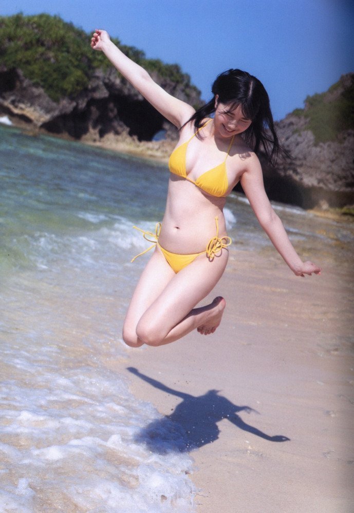Pure White -- Sana Mashiro Photo Book