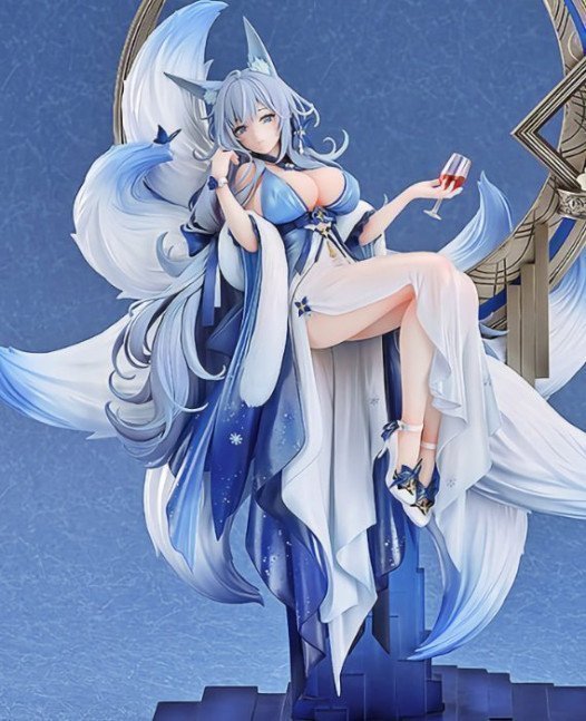 Shinano 1/7 Figure Dreams of the Hazy Moon ver. -- Azur Lane