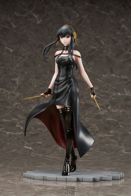 Yor Forger 1/7 Figure -- Spy x Family