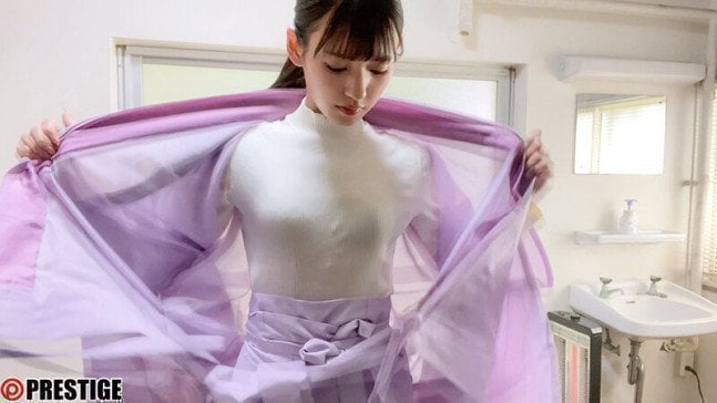 Umi Yatsugake is Left Behind in a Guest House Full of Men