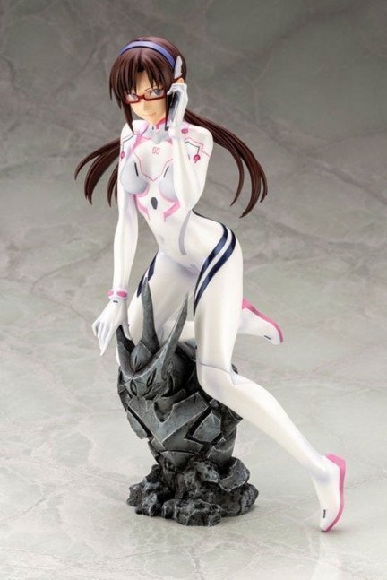 Mari Makinami Illustrious 1/6 Figure White Plugsuit ver. --
