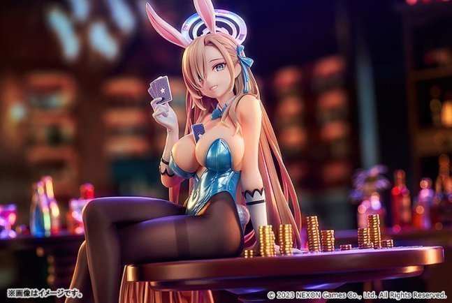 Asuna Ichinose 1/7 Figure Bunny Girl)Game Playing Ver. -- Blue Archive