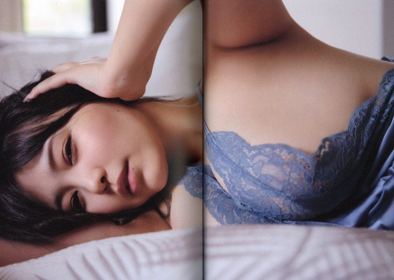 Koishite...Momona -- Momona Koibuchi Photo Book