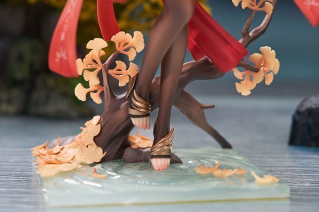 Lucia 1/7 Figure Plume Eventide Glow Ver. -- Punishing: Gray Raven
