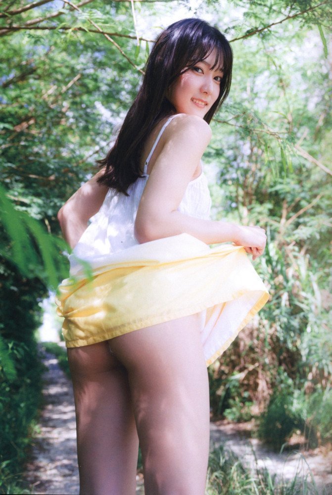 First Nanoka -- Nanoka Hatsumi Photo Book