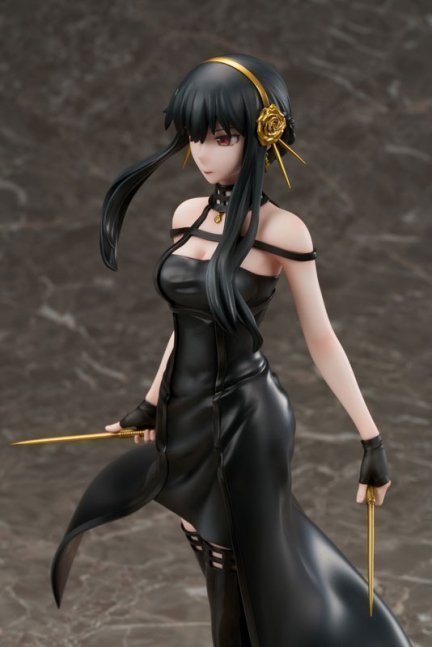 Yor Forger 1/7 Figure -- Spy x Family