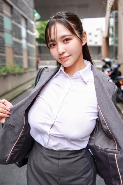 The Ultimate Clothed Bakunyu -- Momona Koibuchi
