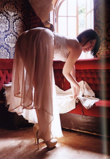 familia ~Hibiki~ -- Hibiki Natsume Photo Book