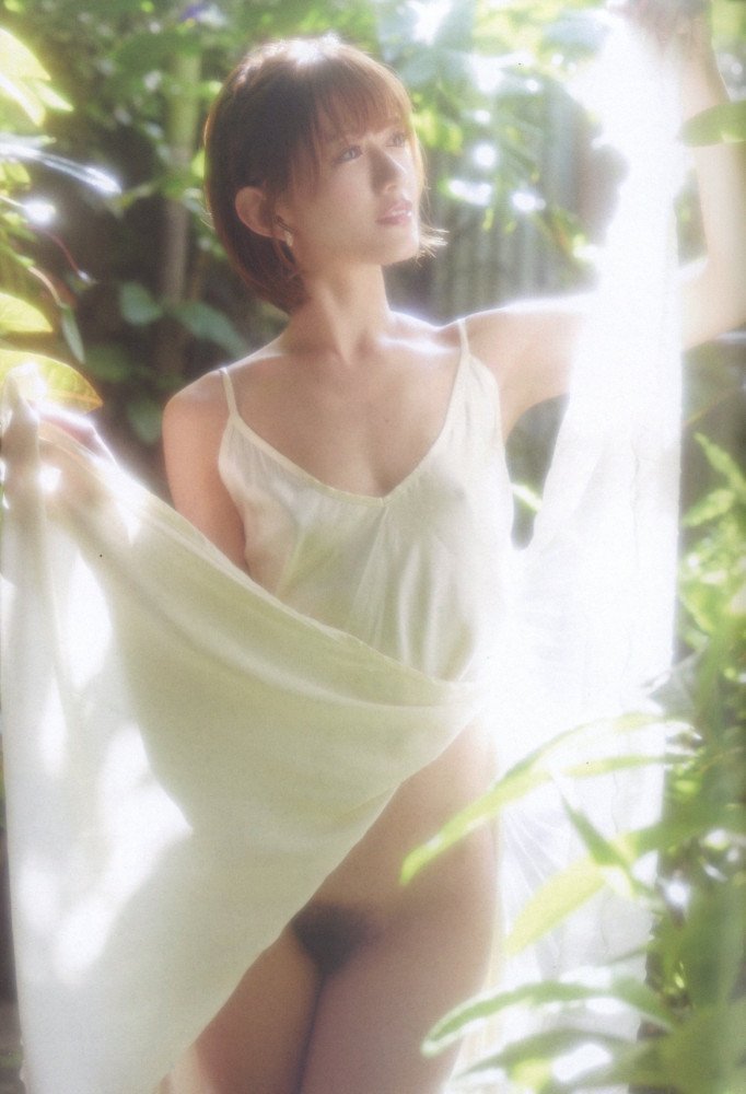 Graduation -- Airi Kijima Photo Book