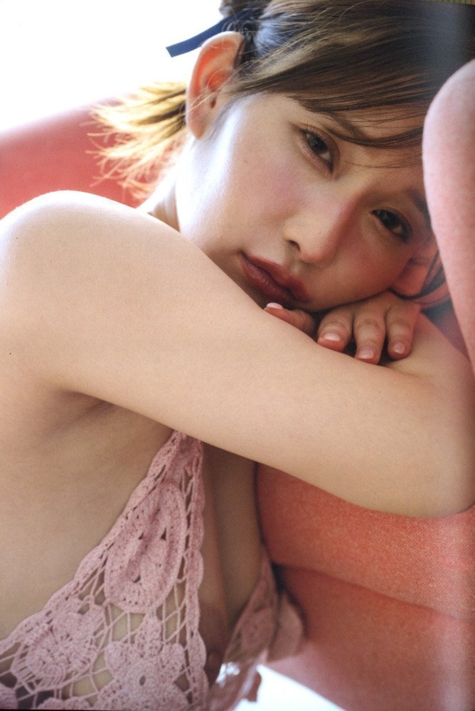 RemotioNal -- Rena Momozono Photo Book
