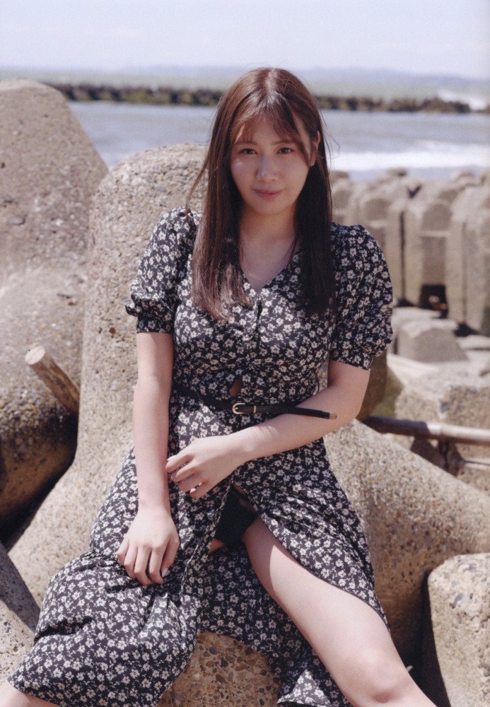 Snow Flake -- Nami Nanami Photo Book