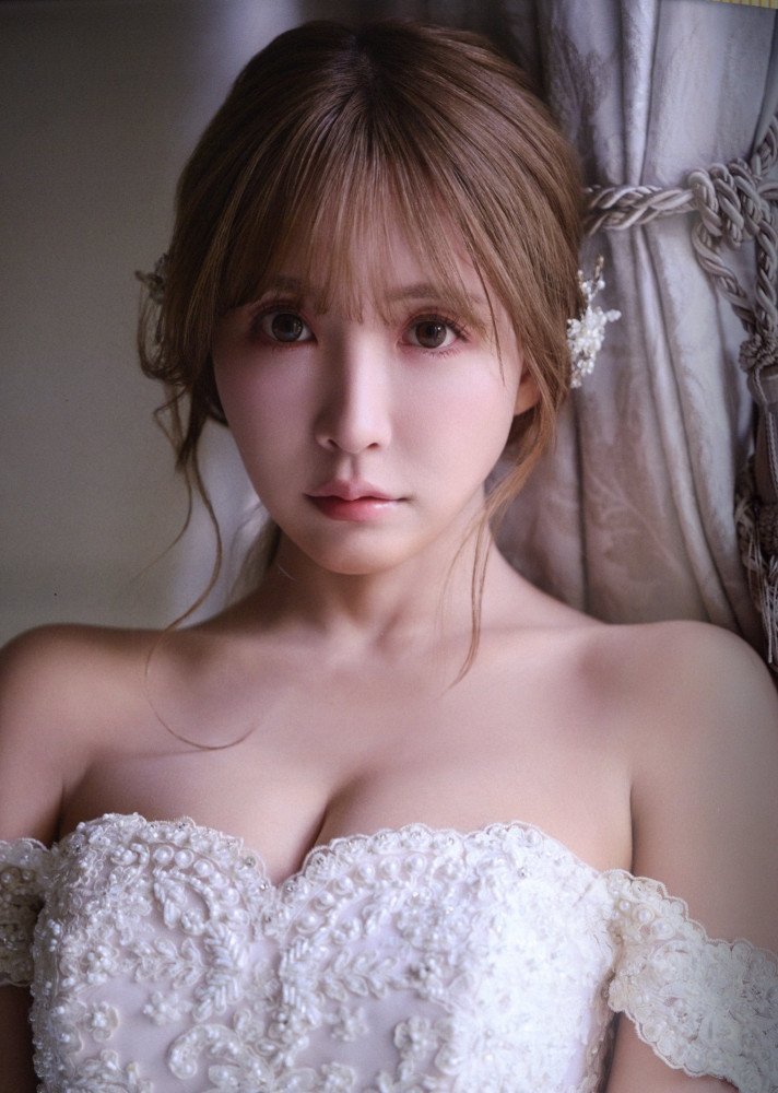 Yua -- Yua Mikami Official Photo Book