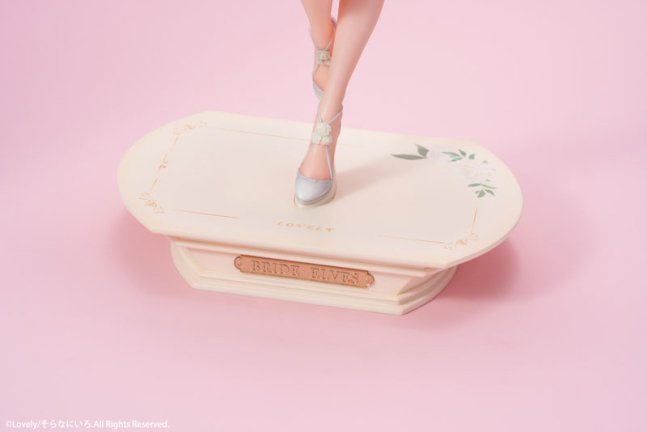 Wife Erof 1/5.5 Figure Illustrated by Sora Nani Iro