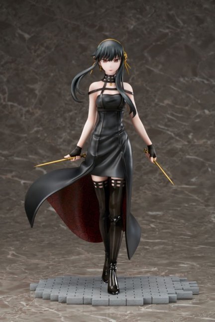 Yor Forger 1/7 Figure -- Spy x Family