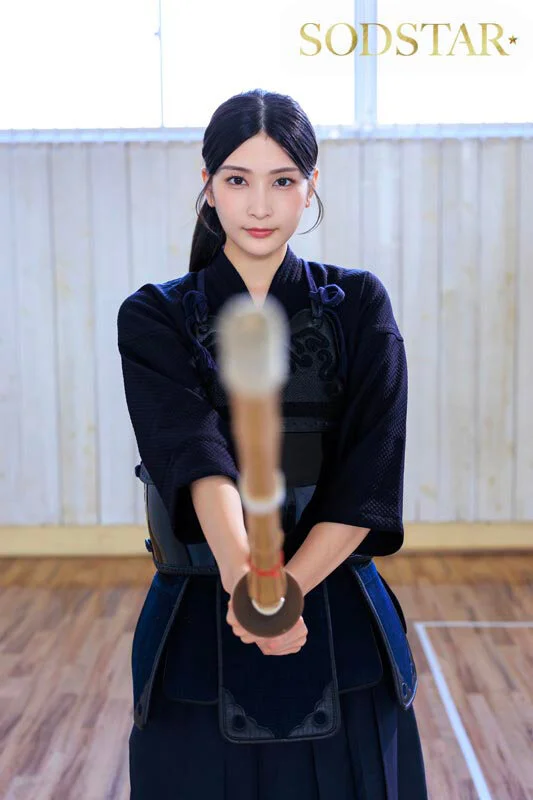 Female Kendo Instructor -- Suzu Honjo