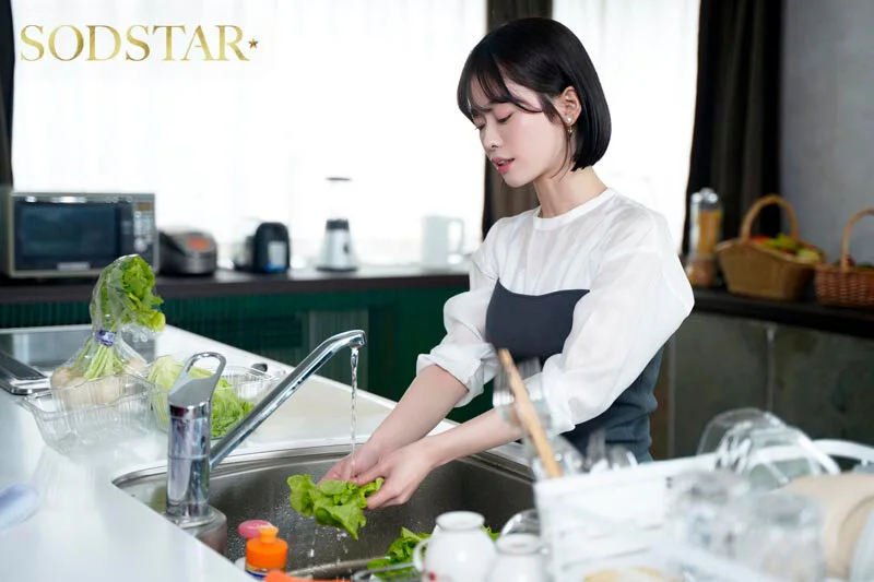 Soccer Player's Beautiful Wife NTR -- MINAMO