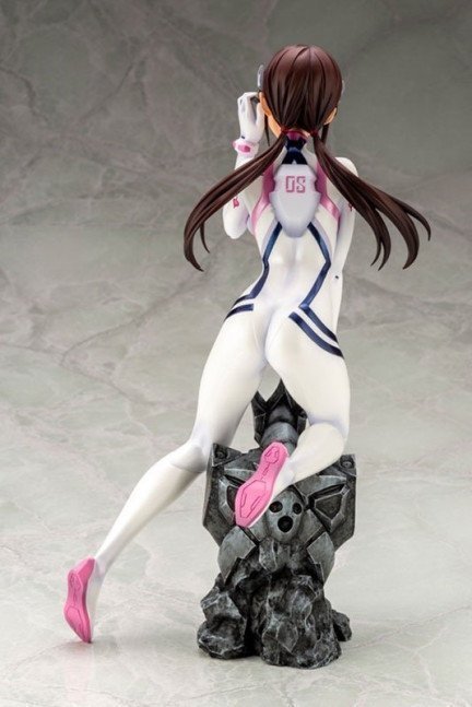 Mari Makinami Illustrious 1/6 Figure White Plugsuit ver. --