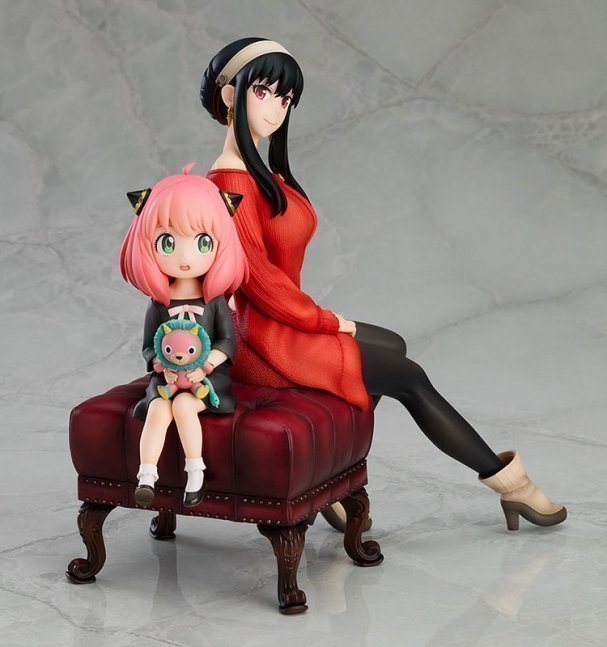 Anya & Yor 1/7 Figure -- Spy x Family