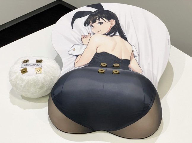 Kuro Bunny (Black Bunny)  Life-Sized Mousepad (Yom) -- Real Tail Ver.