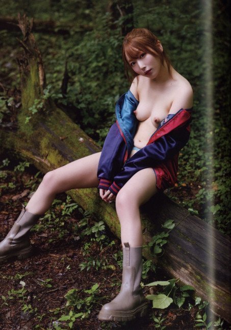 Yumemi-gogochi (Daydreaming) -- Yume Nishimiya Photo Book