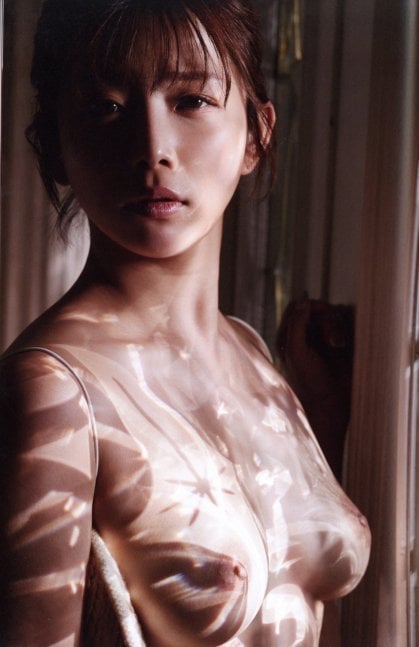 QT -- Mana Sakura Photo Book
